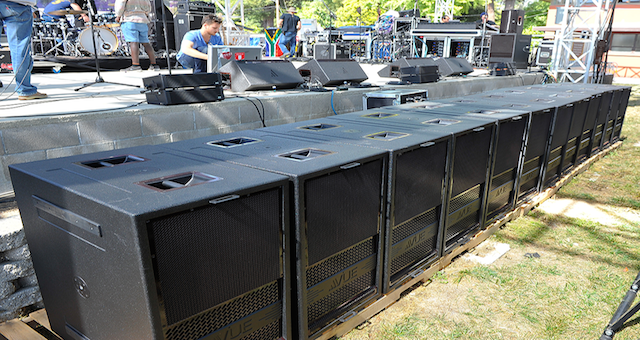 Aaron-Gittlelman-gets-his-band-AER-ready-to-take-the-stage-with-a-line-up-of-a-dozen-VUE-hs-28-subs-on-the-foreground