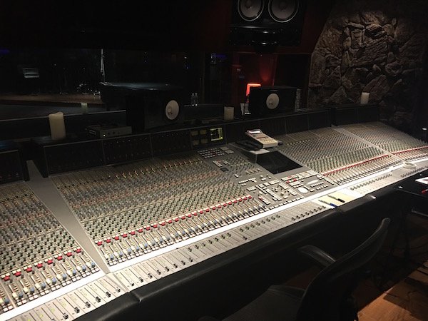 ssl-j-series-desk-at-paramount-recording-studios