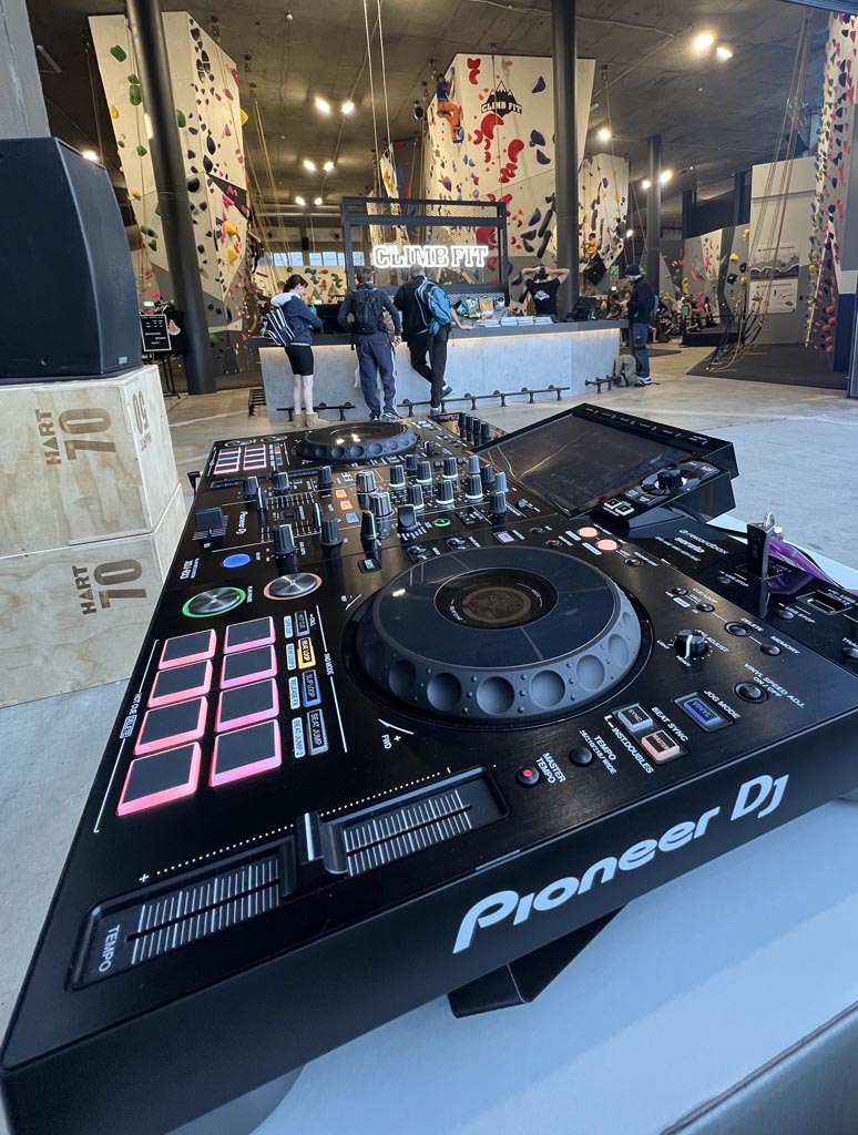 Pioneer DJ XDJ-RX3 Digital DJ System 