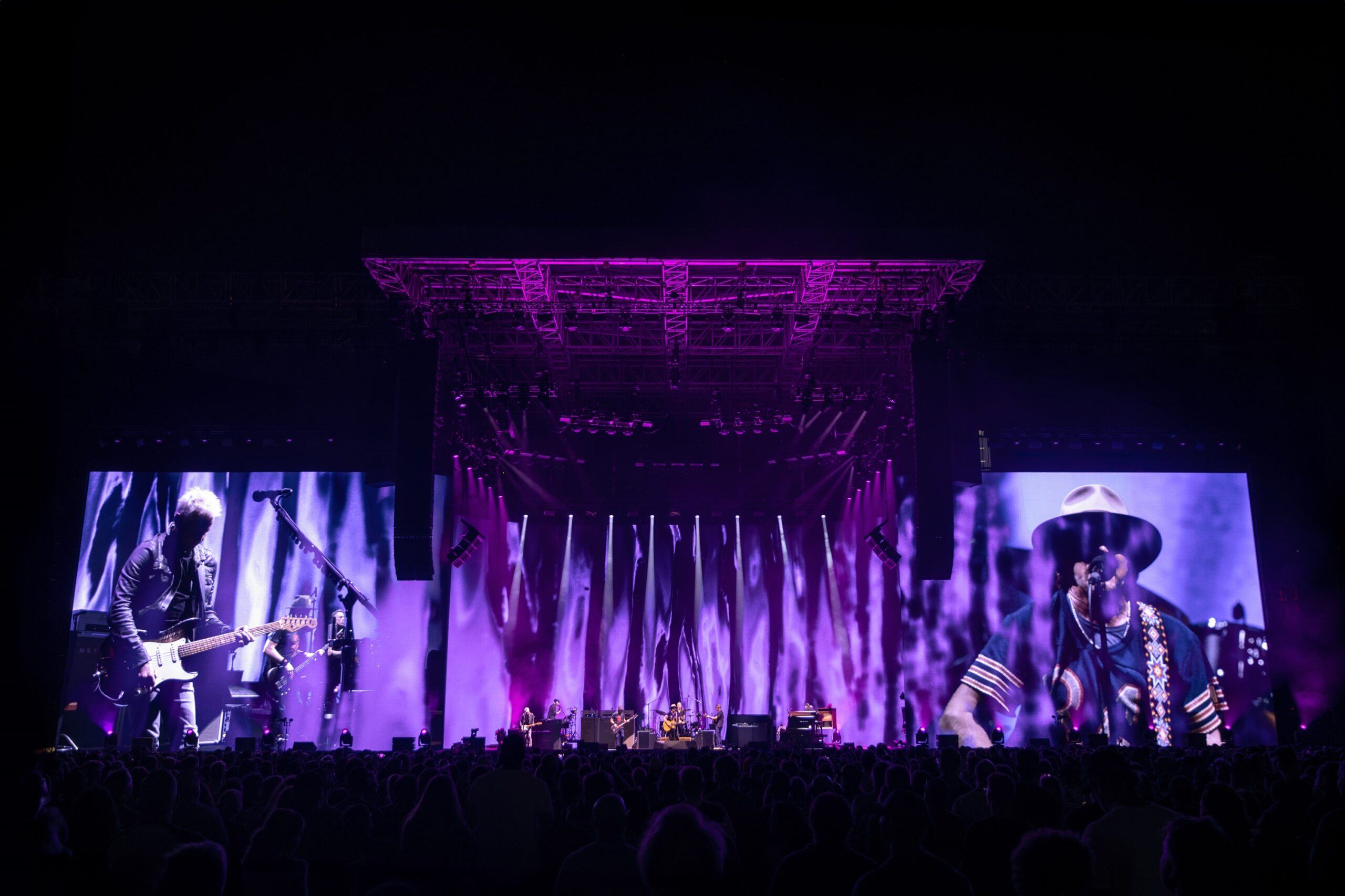 Pearl Jam tours “Dark Matter” with Elation Lighting — CX Network