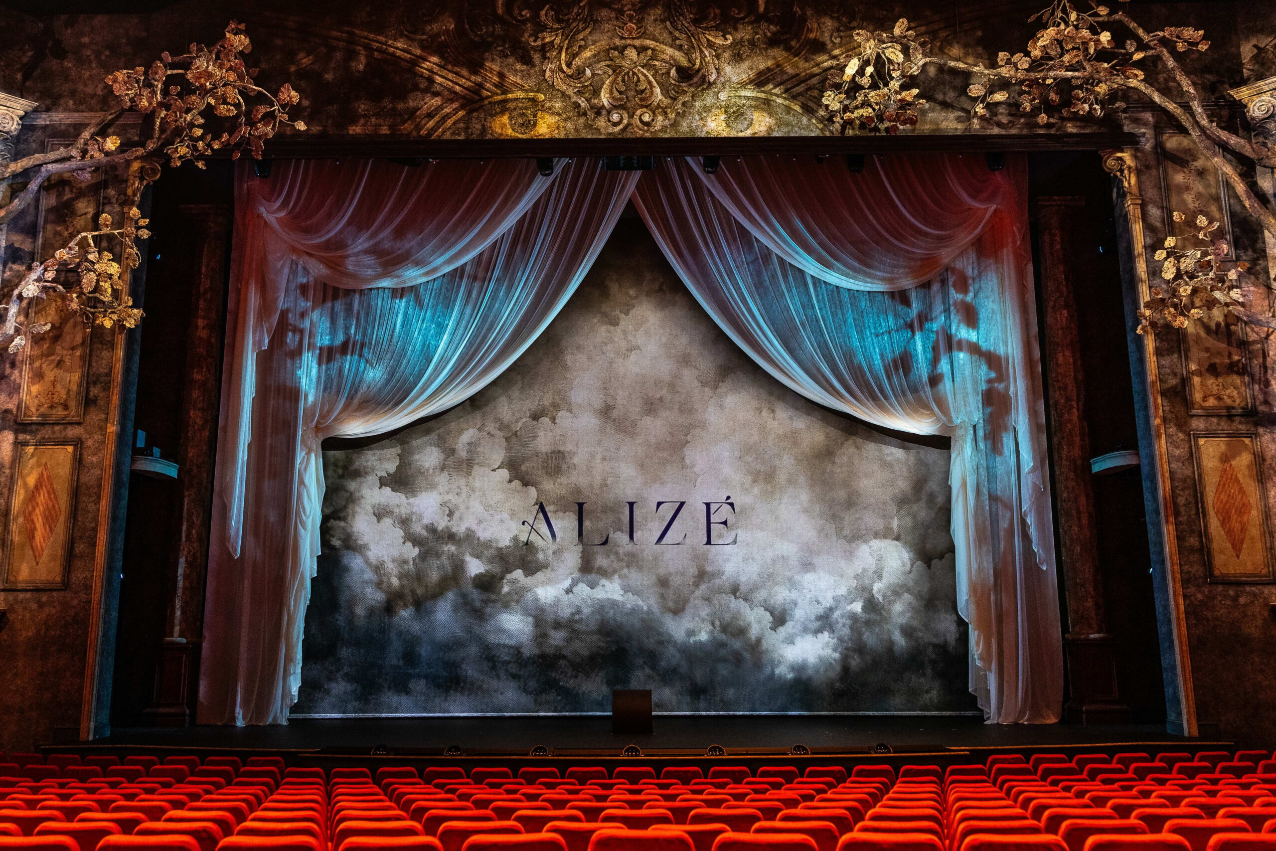 Cirque du Soleil’s ALIZÉ comes to life with Brompton Technology and Theatrixx — CX Network